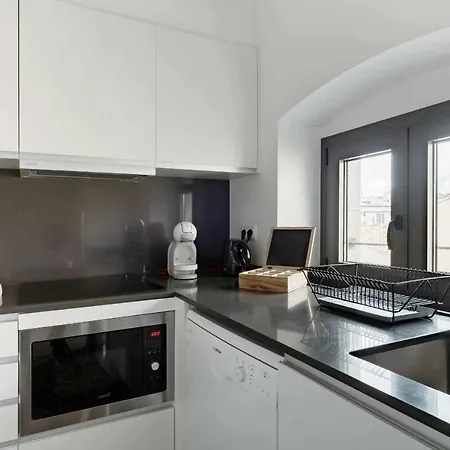 Revitalized In Historical Building Daire Girona