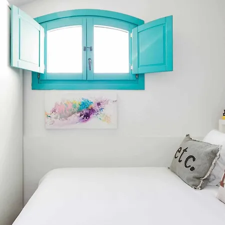 Revitalized In Historical Building Daire