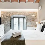 Revitalized In Historical Building ジローナ