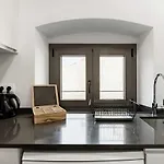 アパート Revitalized In Historical Building ジローナ