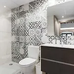 Revitalized In Historical Building * ジローナ