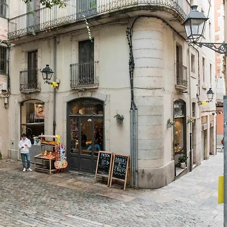 Revitalized In Historical Building Daire