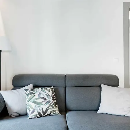 Revitalized In Historical Building Apartament