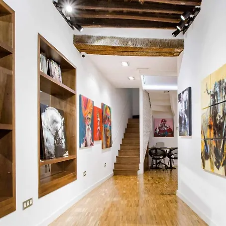 アパート Revitalized In Historical Building ジローナ