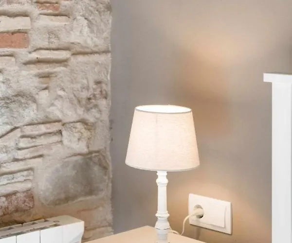 Revitalized In Historical Building Appartement Gérone