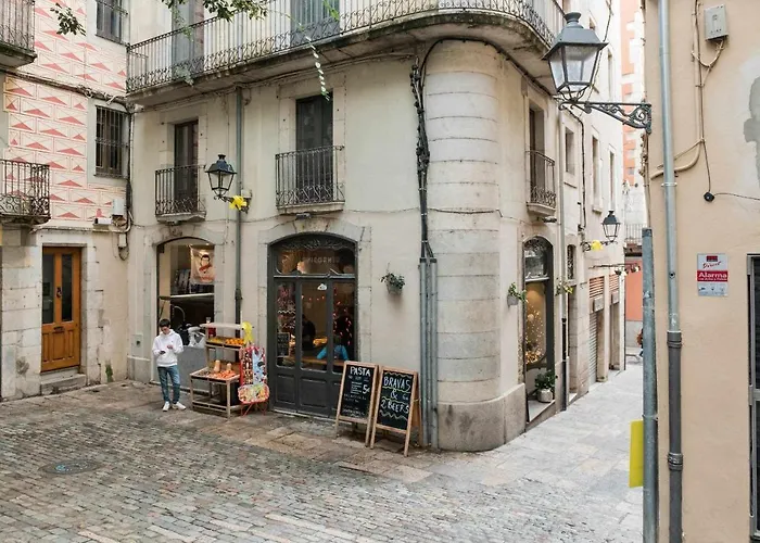 Revitalized In Historical Building Appartement